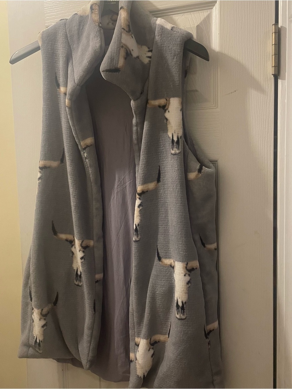 Peach Love women’s Hoity Toity vest size medium soft gray bulls midwestern